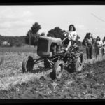 Farm Femmes, tractor, 1942